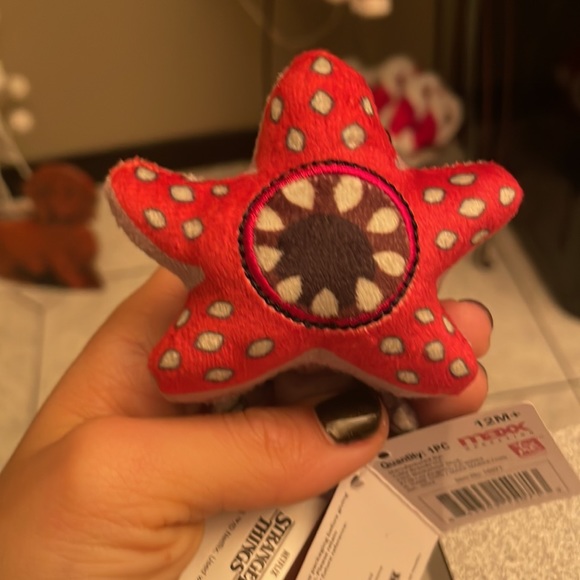 Stranger Things Keychains - Picture 2 of 5